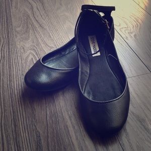 Steve Madden black ankle tie ballet flats - size 7